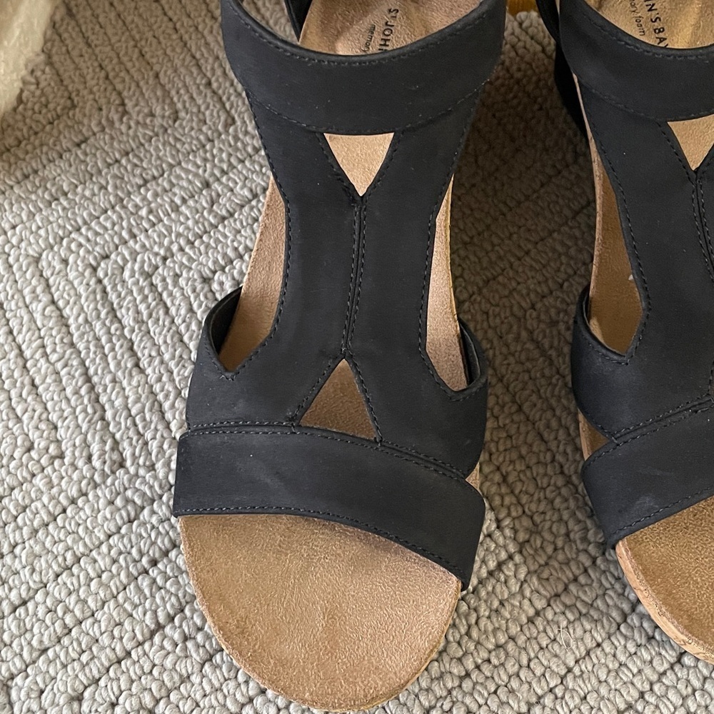 ( NEW ) ST.JOHN’S BAY Black Sandals - Picture 3 of 10